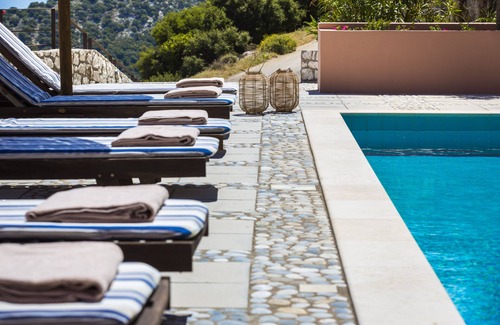 Makriotika Villa | Spacieuse villa isolée avec une vue magnifique près du village