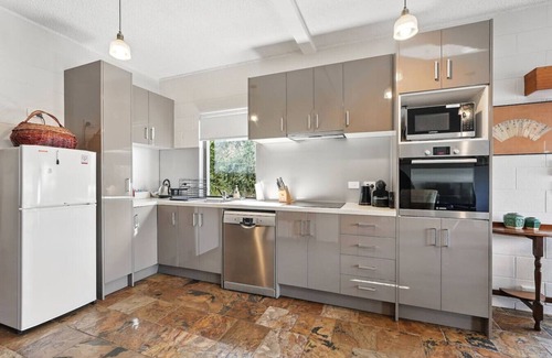 Sandy Bay Appartement | Spacious Sandy Bay Stay
