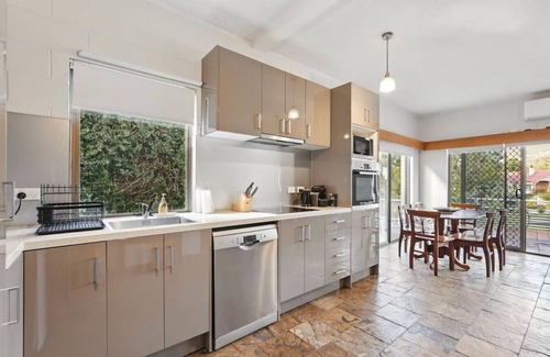 Sandy Bay Appartement | Spacious Sandy Bay Stay