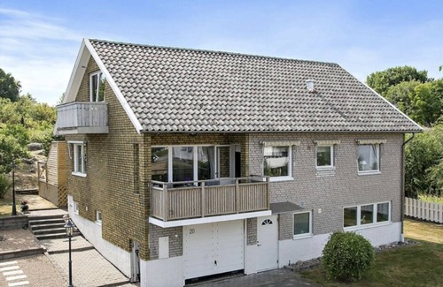 Ockero Maison | Spacious house close to the sea for the extended family