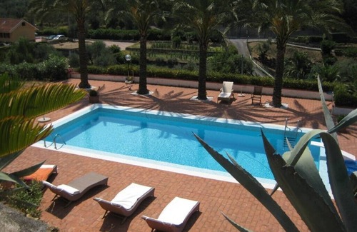 Diano Castello Maison | Spacieuse villa située au calme avec une ambiance exclusive, piscine privée