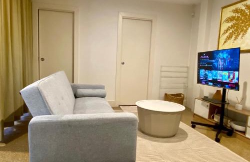 Burwood East Appartement | Spacious Self-Contained Guest Suite