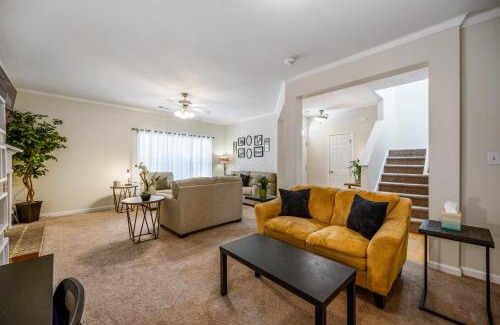 Acworth Maison | Spacious Serene 3BR Near LakePoint & DT Acworth