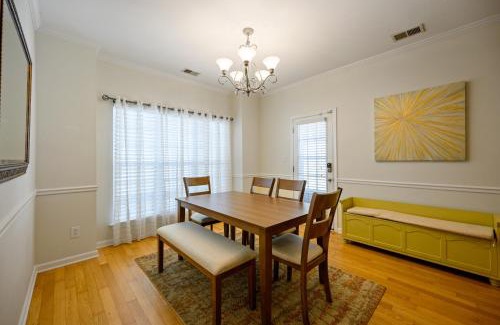 Acworth Maison | Spacious Serene 3BR Near LakePoint & DT Acworth