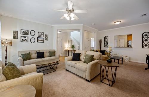 Acworth Maison | Spacious Serene 3BR Near LakePoint & DT Acworth