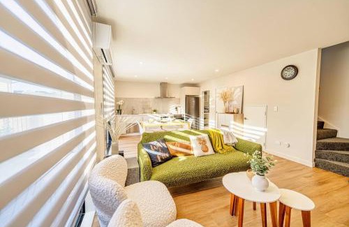 Riccarton Appartement | Spacious Serenity near Westfield Mall 6BR