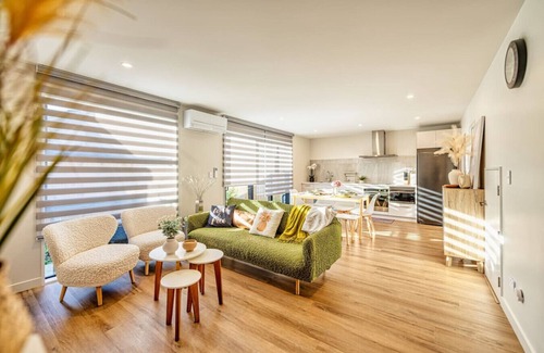 Riccarton Appartement | Spacious Serenity near Westfield Mall: 6BR