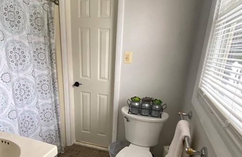 Somers Point Maison | Spacious Single Family - Minutes to the Ocean City Beach & Boardwalk