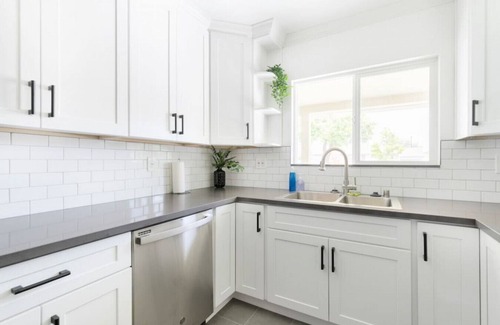 Azusa Maison | Spacious Sleek New Home in Azusa w/ 2 King Beds, 2 Luxurious Baths, Full Kitchen, and Gated Parking Spot.
