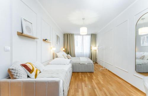 Smichov Appartement | Spacious Smíchov 2 Bedroom Apartment with Excellent Tram Connection