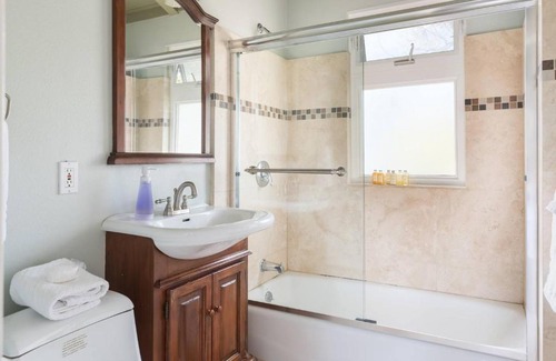 Shoreline West Appartement | Spacious, Soaring Ceilings, Near Downtown MV, GOOG