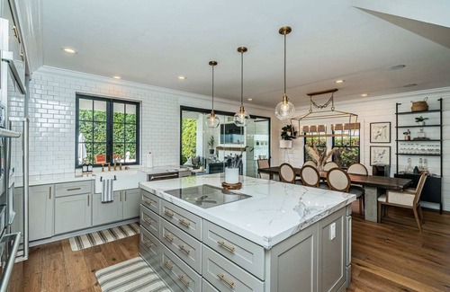 South Park Maison | South Park Gem - Walk to Dining, Shops w/ Pool