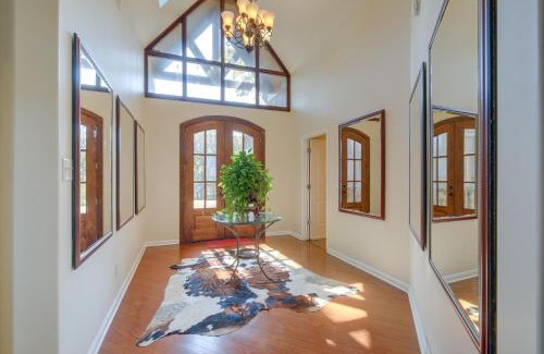 Southaven Maison | Spacious Southaven Home on 8 Acres with Private Pool