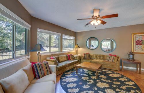 Southaven Maison | Spacious Southaven Home on 8 Acres with Private Pool