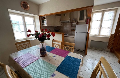 Taintrux Cottage | Gîte spacieux avec terrasse et cheminée près de Saint-Dié, à 28 km de Gérardmer