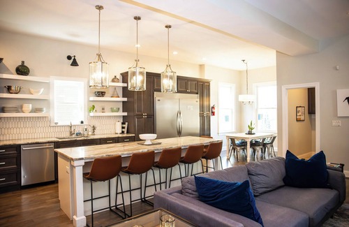 Victorian Village Maison | Large Short North Home, 4 BD, 3 Ba, Parking gratuit / WIFI; Situé près de OSU / Downtown