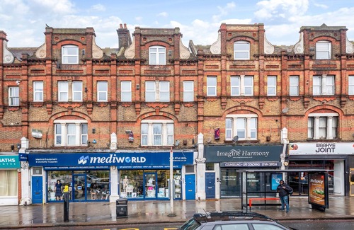 Streatham Appartement | Spacious Studio flat in London
