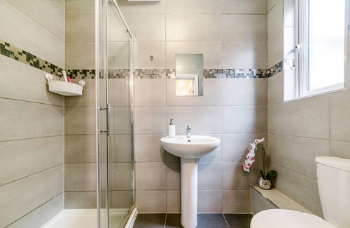 Streatham Appartement | Spacious Studio flat in London