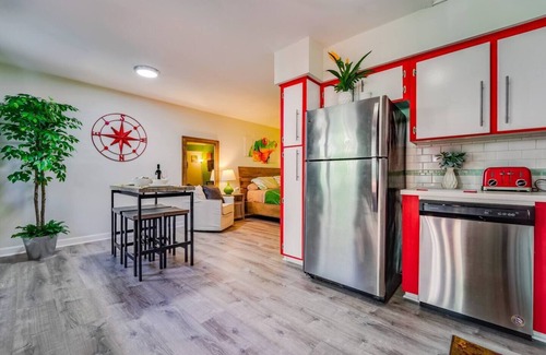 Coral Ridge Appartement | Spacious Studio w/Private Patio & Grill