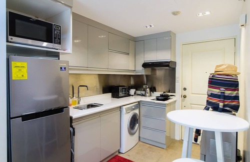 San Lorenzo Copropriété | Studio spacieux avec vue incroyable Balcon à Greenbelt Makati