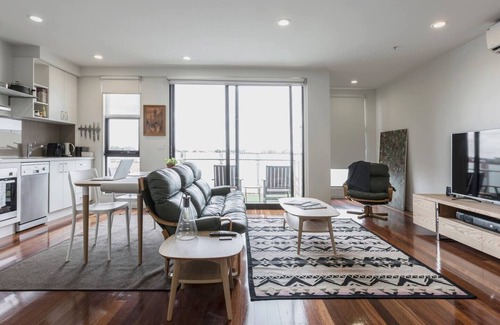Brunswick Appartement | Spacious Studio with Balcony in Eclectic Brunswick