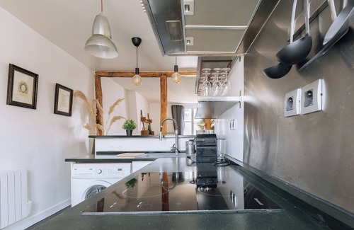 Levallois-Perret Appartement | Spacious&Stylish 2BD Apartment for 4