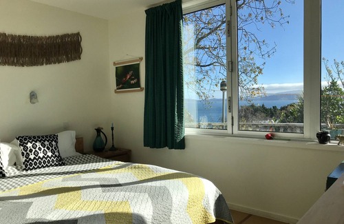 Lowry Bay Maison | Studio Gum Tree spacieux et élégant surplombant tout le port de Wellington