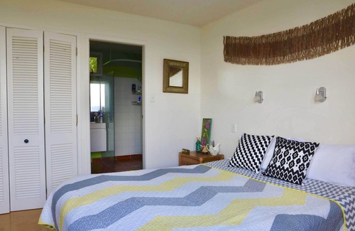 Lowry Bay Maison | Studio Gum Tree spacieux et élégant surplombant tout le port de Wellington
