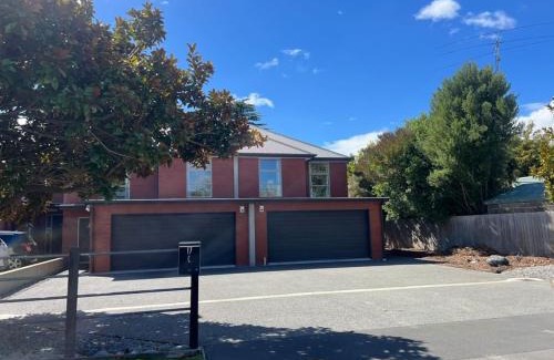 Upper Riccarton Maison | Spacious Suburban Hideaway