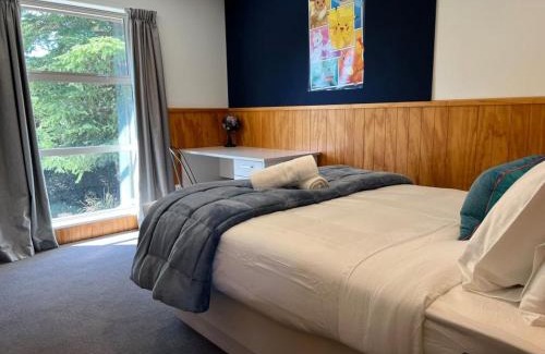 Upper Riccarton Maison | Spacious Suburban Hideaway