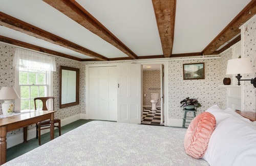 North Berwick Hôtel | Bright & Sunny 2 room suite w/private bath- Unit 2-Abbott Brook Inn