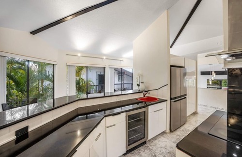 Kaneohe Villa | Spacious Suite With Office (Unit A)