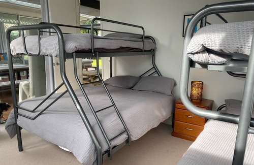 Whangapoua Maison | Spacious sun-drenched family living