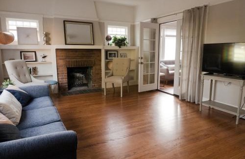 Piedmont Maison | Spacious, Sunny House in Berkeley/Oakland Rockridge