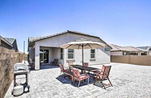 Surprise Maison | Spacious Surprise Home Near Sports Stadiums!
