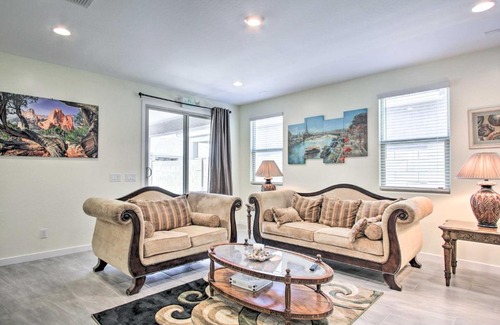 Surprise Maison | Spacious Surprise Home Near Sports Stadiums!