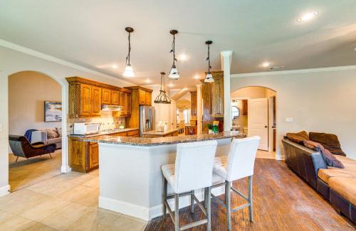 Sunnyvale Maison | Spacious Texas Retreat with Community Pool