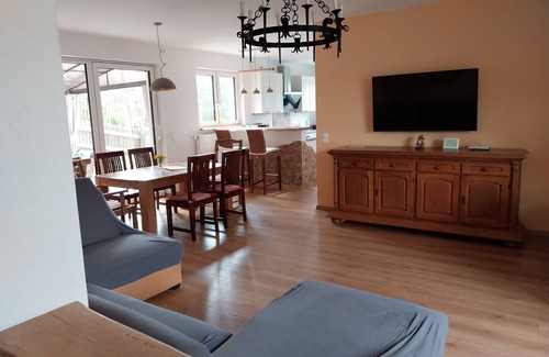 Bad Lobenstein Copropriété | Spacious Thuringian Sea vacation apartment with charm and lots of light
