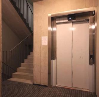 Kosire Appartement | Spacious Top Floor Flat, Air Conditioning, Free Parking, 200Mb WiFi