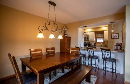 Ellicottville Maison | SPACIOUS TOWNHOME, GREAT SLOPE VIEWS - PERFECT FOR YOUR OUTDOOR GETAWAY!