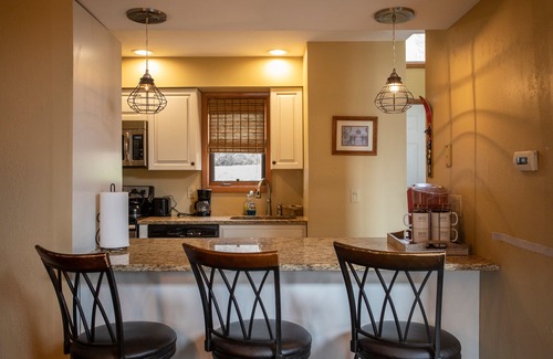 Ellicottville Maison | SPACIOUS TOWNHOME, GREAT SLOPE VIEWS - PERFECT FOR YOUR OUTDOOR GETAWAY!