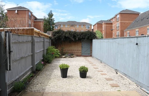 Tipton Appartement | Spacious Townhouse Tipton, Ideal for Contractors, Travellers & Families