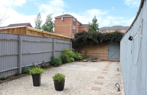 Tipton Appartement | Spacious Townhouse Tipton, Ideal for Contractors, Travellers & Families