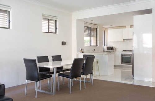 Westmead Appartement | Spacious Two-Bedroom Apartment near Hospital