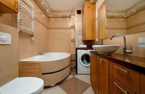 Kokoszki Appartement | Spacious Two-Bedroom Apartment with 2 Parking Spaces by Noclegi Renters