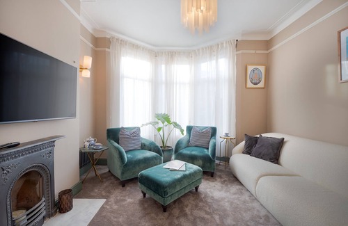 Thornton Appartement | Spacious two bedroom maisonette with private garden in Balham by UnderTheDoormat