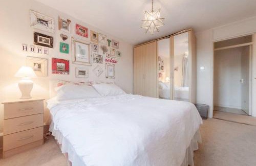 West Hill Appartement | Spacious Two Double Bedroom Flat