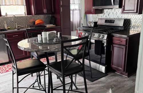 Geneva Maison | Spacious unique property with 4.5 bedrooms in Geneva.WiFi handicapped accessible