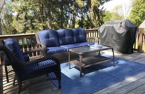 Clifton Springs Maison | Spacious updated private home, quiet neighborhood, walk to downtown.