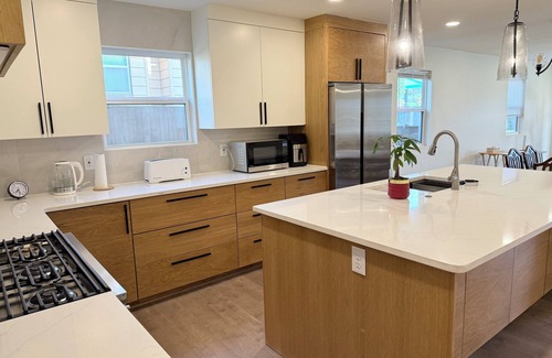 Lincoln Terrace Maison | Spacious upscale 4-bedroom house near the OU Medical Center